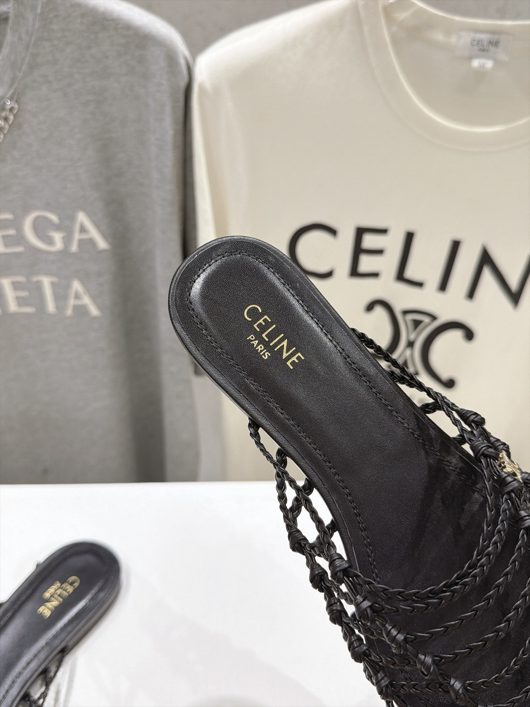 ua Ce**e scoobie braided mule