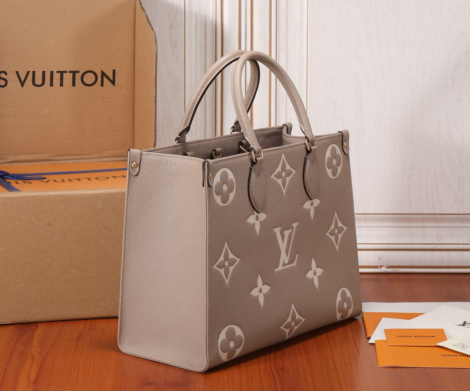 LV OnTheGo MM M45494 35 x 27 x 14 cm