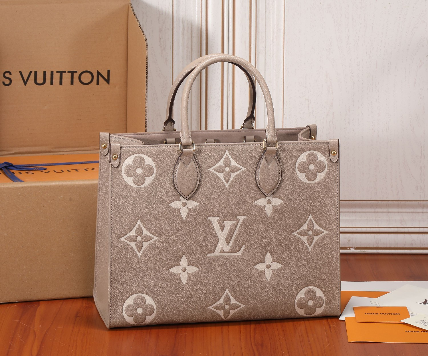 LV OnTheGo MM M45494 35 x 27 x 14 cm