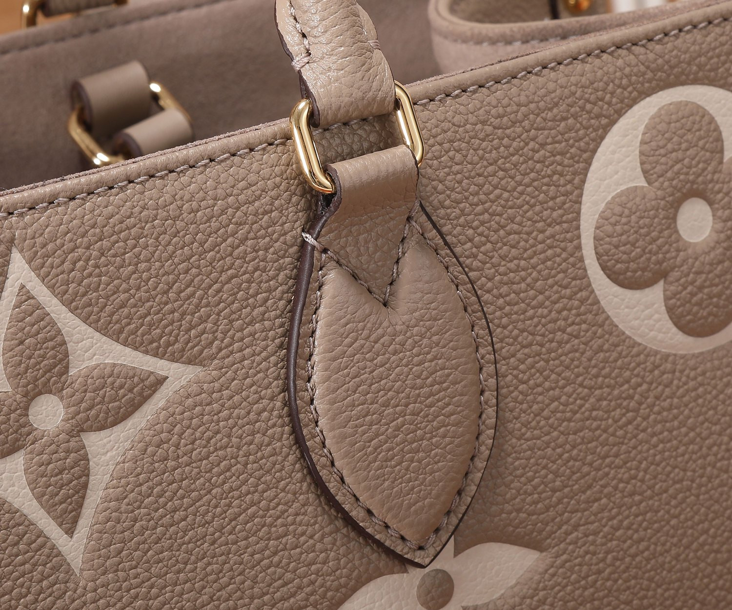 LV OnTheGo MM M45494 35 x 27 x 14 cm