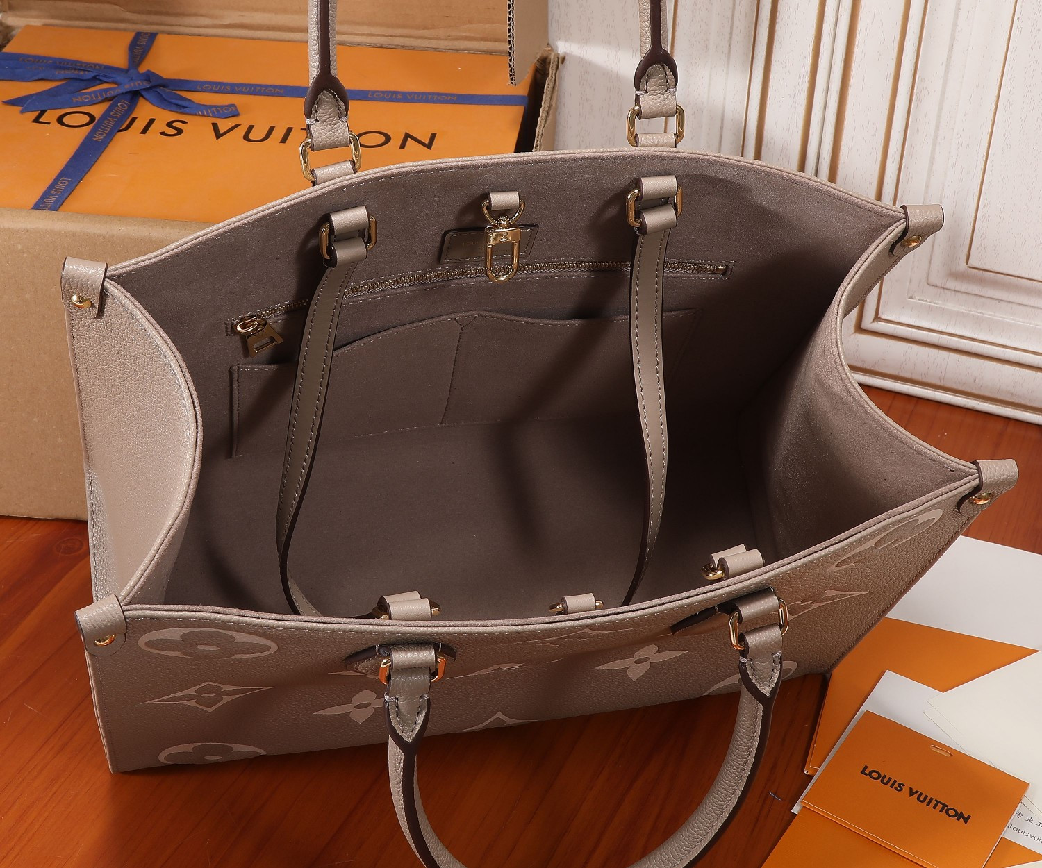 LV OnTheGo MM M45494 35 x 27 x 14 cm
