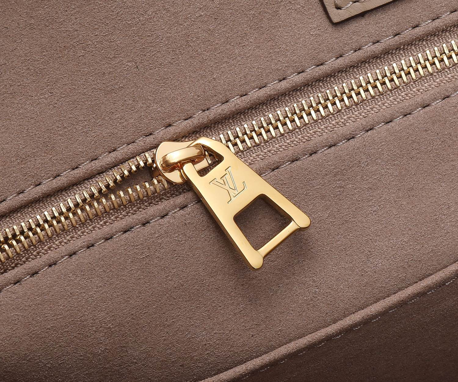 LV OnTheGo MM M45494 35 x 27 x 14 cm