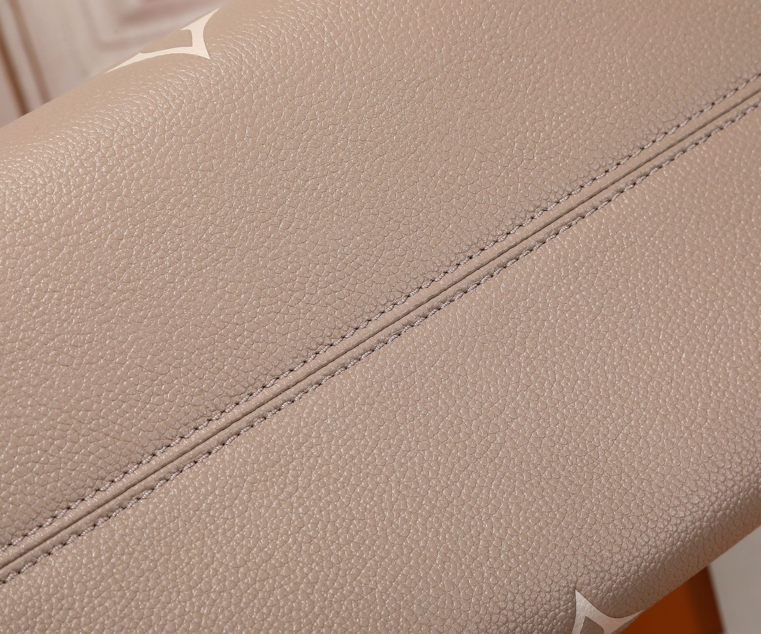 LV OnTheGo MM M45494 35 x 27 x 14 cm