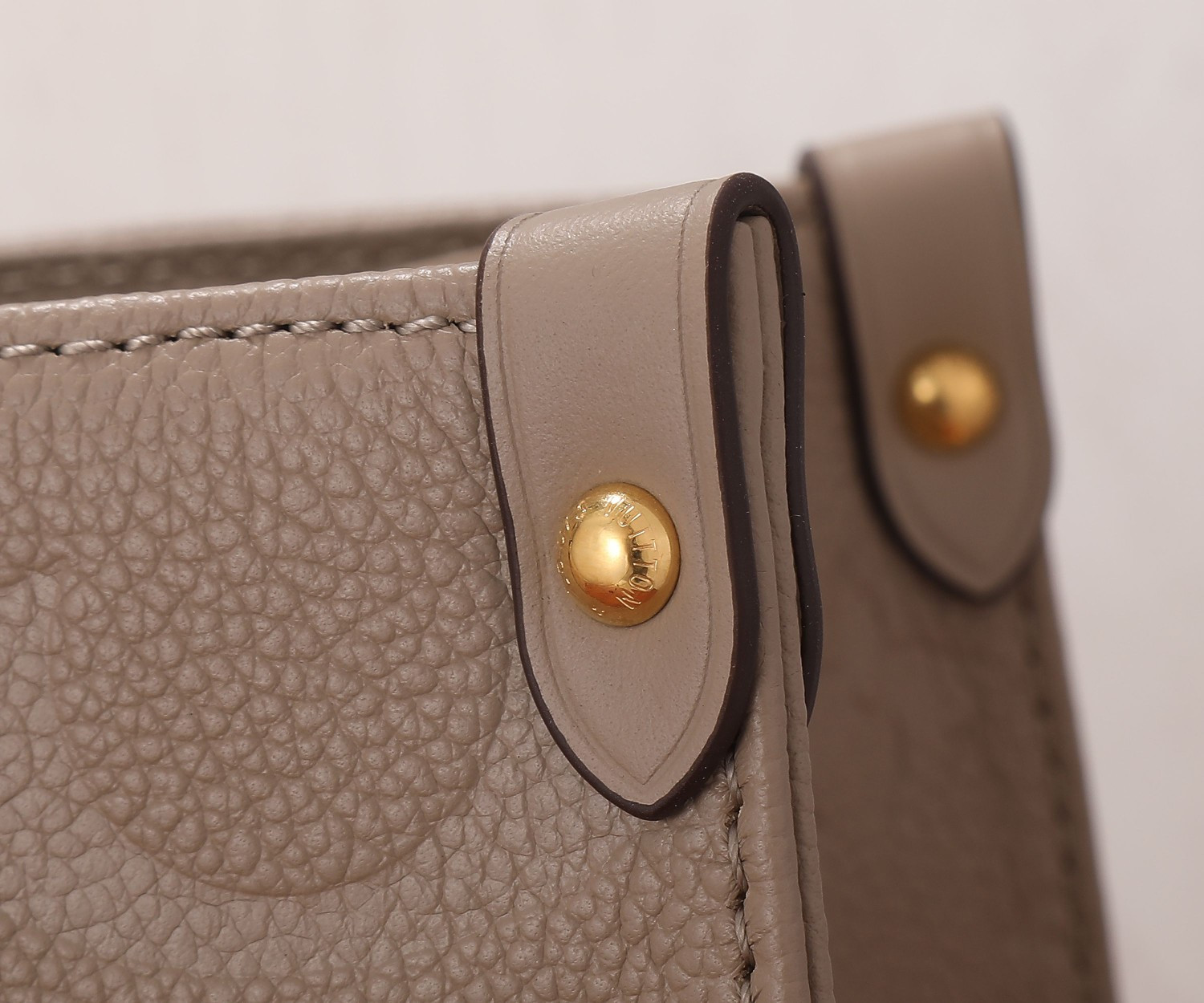 LV Onthego MM Tote Bag M45607 35 x 27 x 14 cm