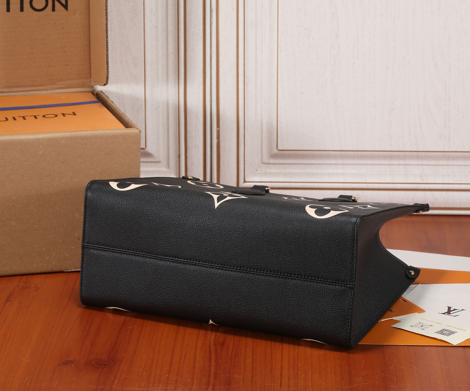 LV OnTheGo MM M45495 35 x 27 x 14 cm