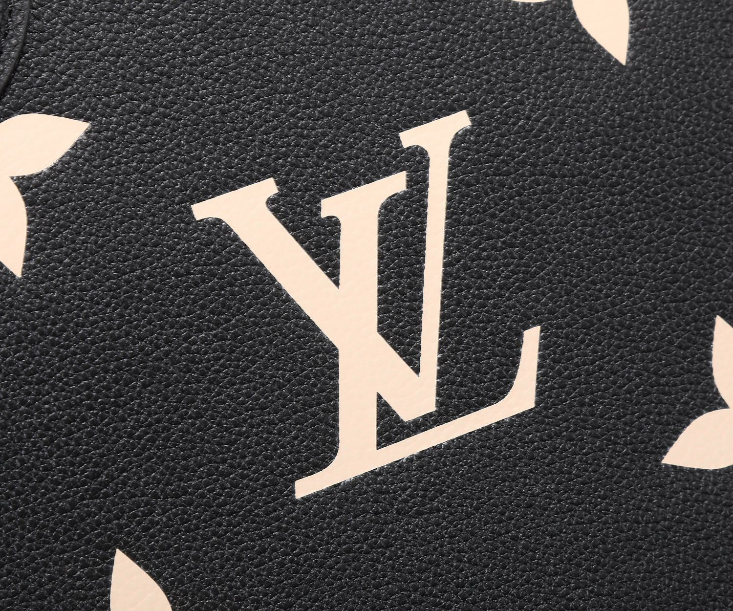 LV OnTheGo MM M45495 35 x 27 x 14 cm