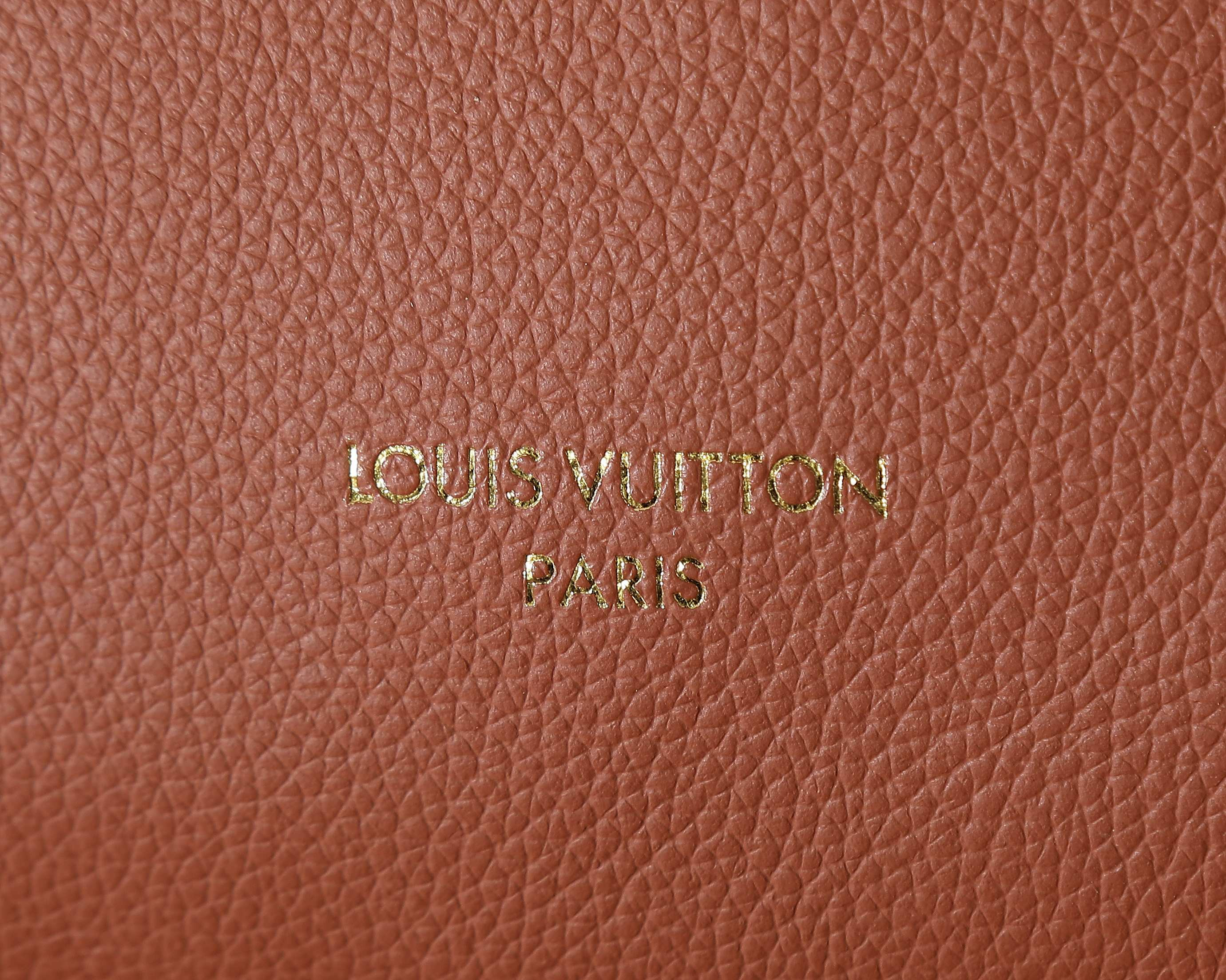 LV Low Key Duffle Tote M26688 43.5 x 26.5 x 14.5 cm