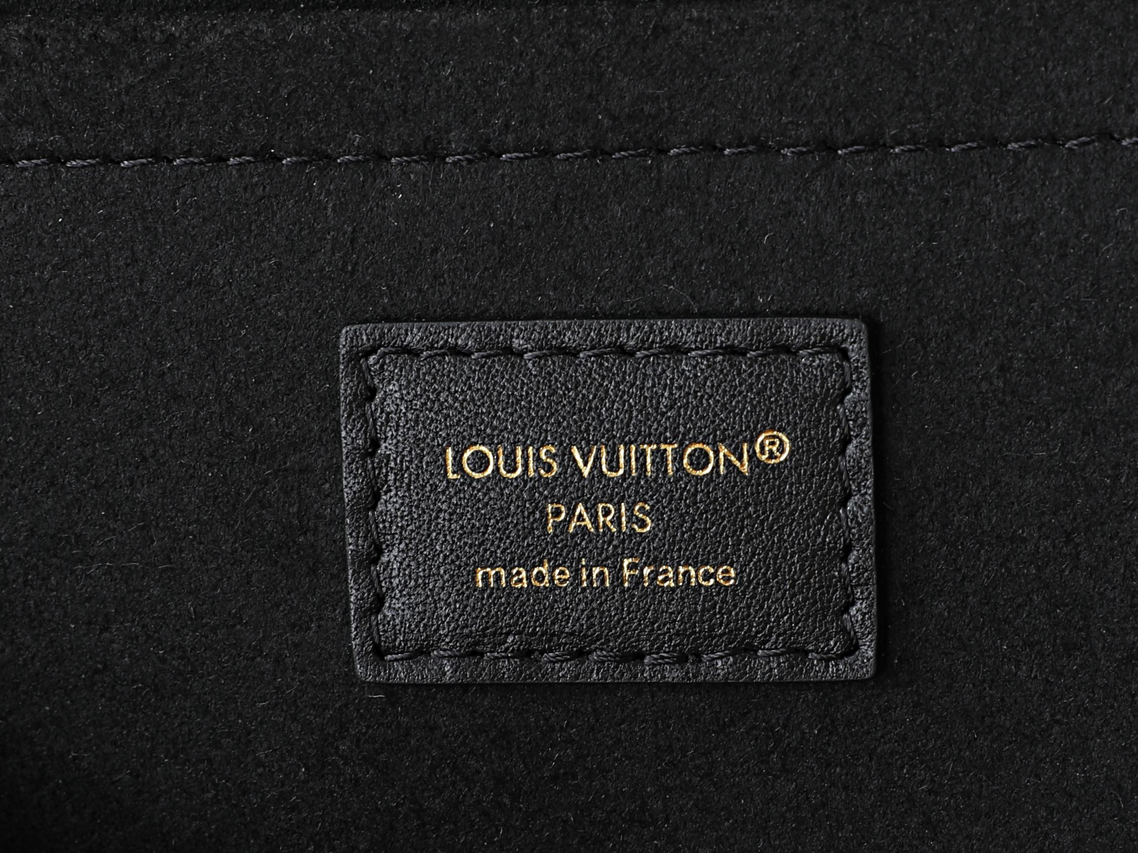 LV Squire East-West M3A167 29 x 14 x 8 cm