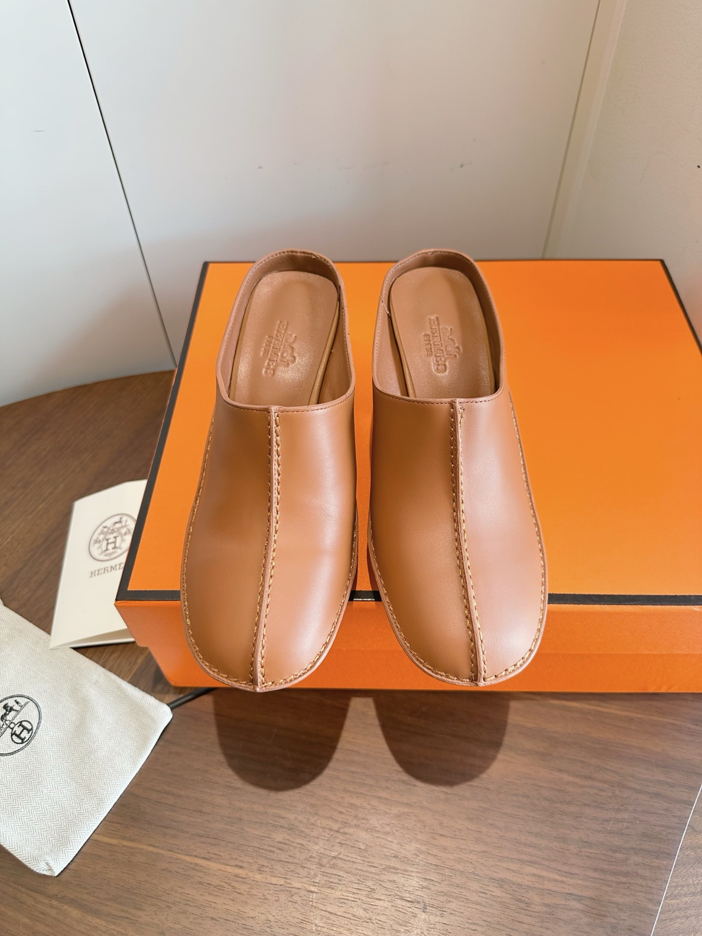 ua H**mes mystery mule