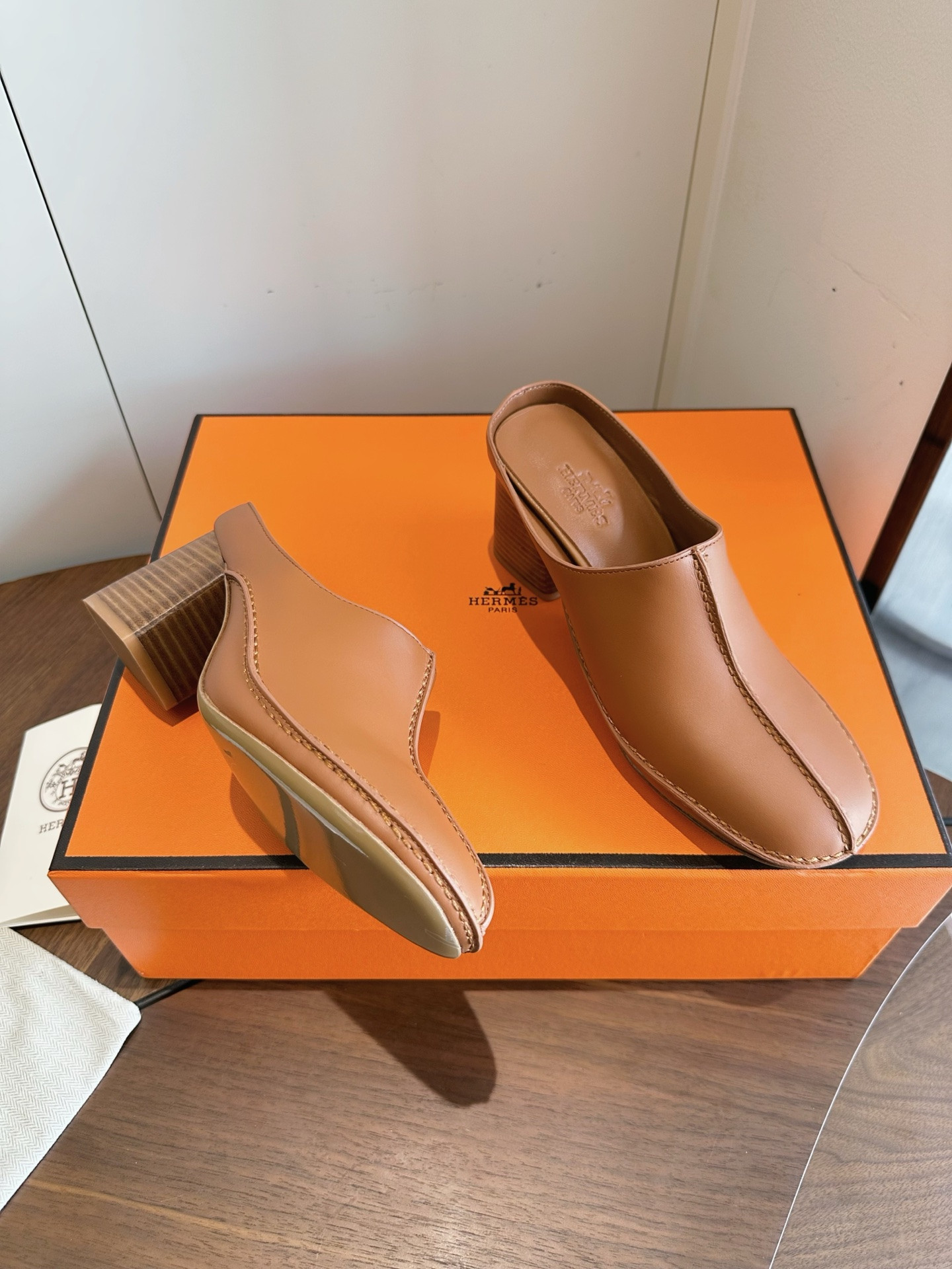 ua H**mes mystery mule