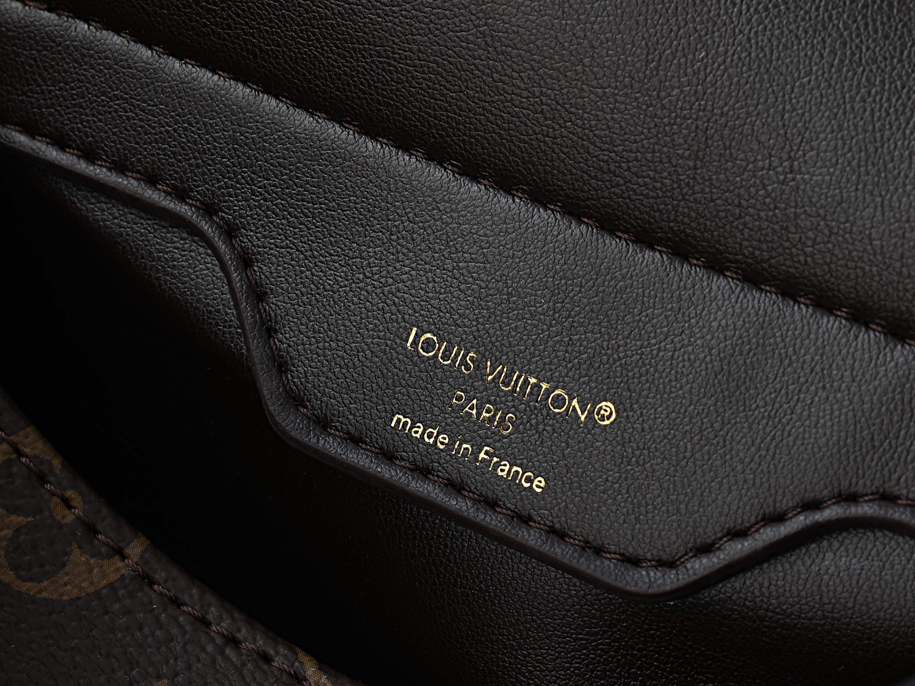 LV Speedpocket Bag M3A221 26 x 19 x 16 cm