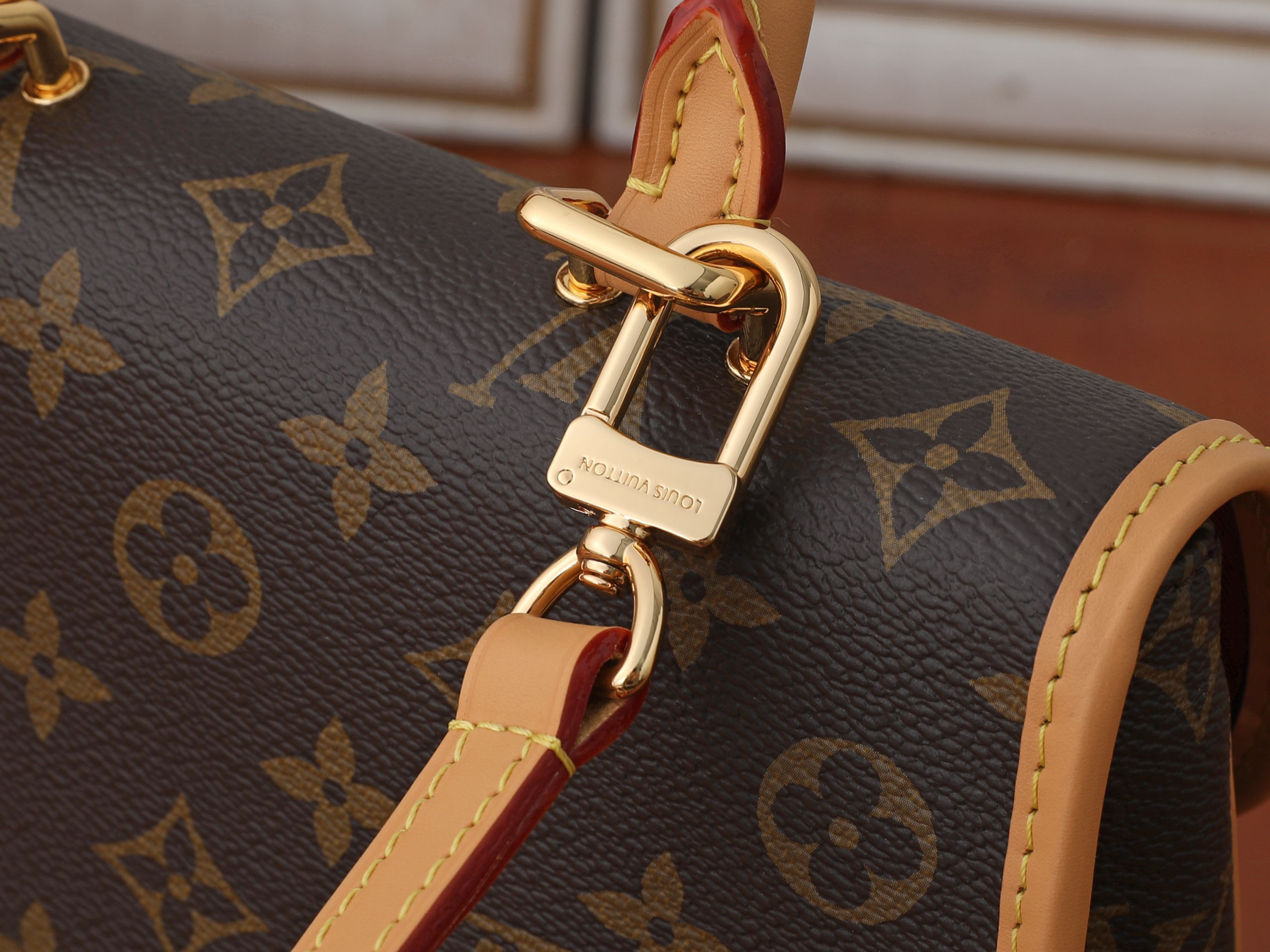 LV Diane Backpack PM M29766 21 x 21.5 x 9 cm