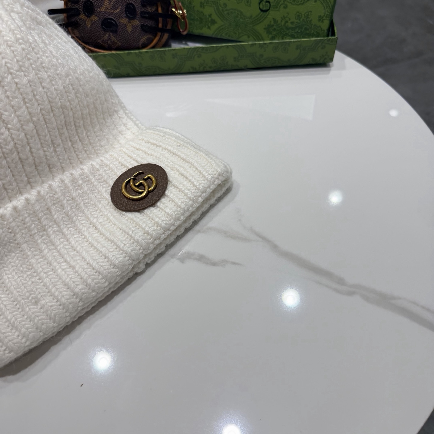 G*u*i beanie