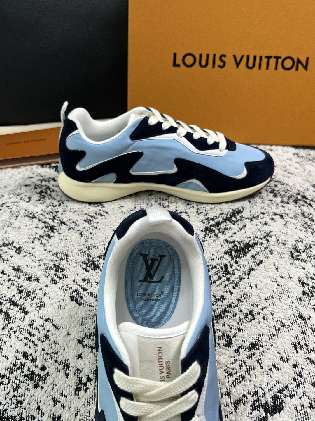UA LV Drop 300 Sneaker