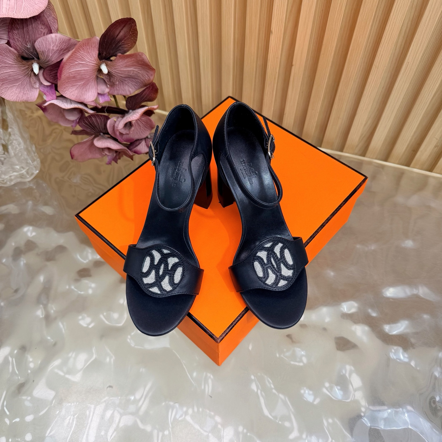 ua H**mes marquise sandal
